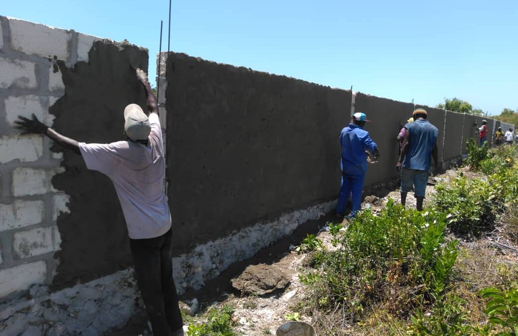 Intonacatura del muro del campo sportivo – Kibijija